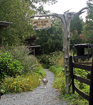 Janet Resnik Pottery entrance